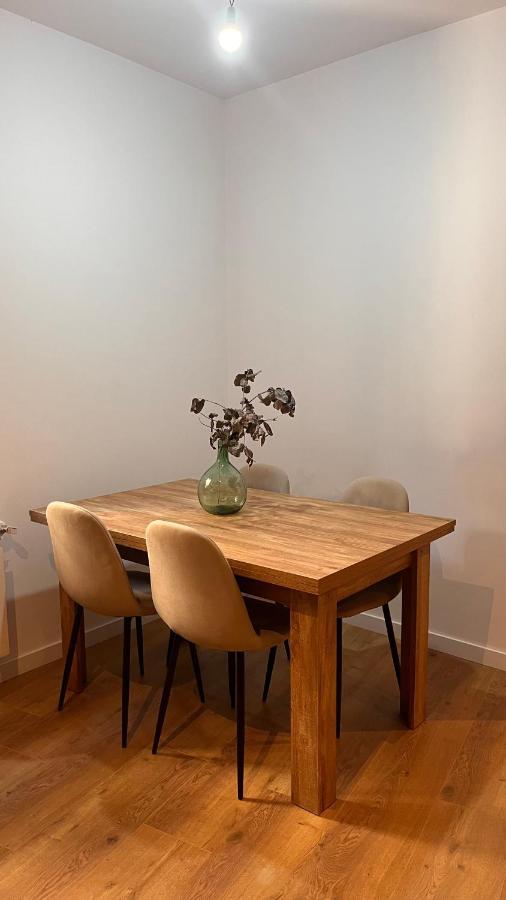 A De Juan - Tres Marias Apartment
